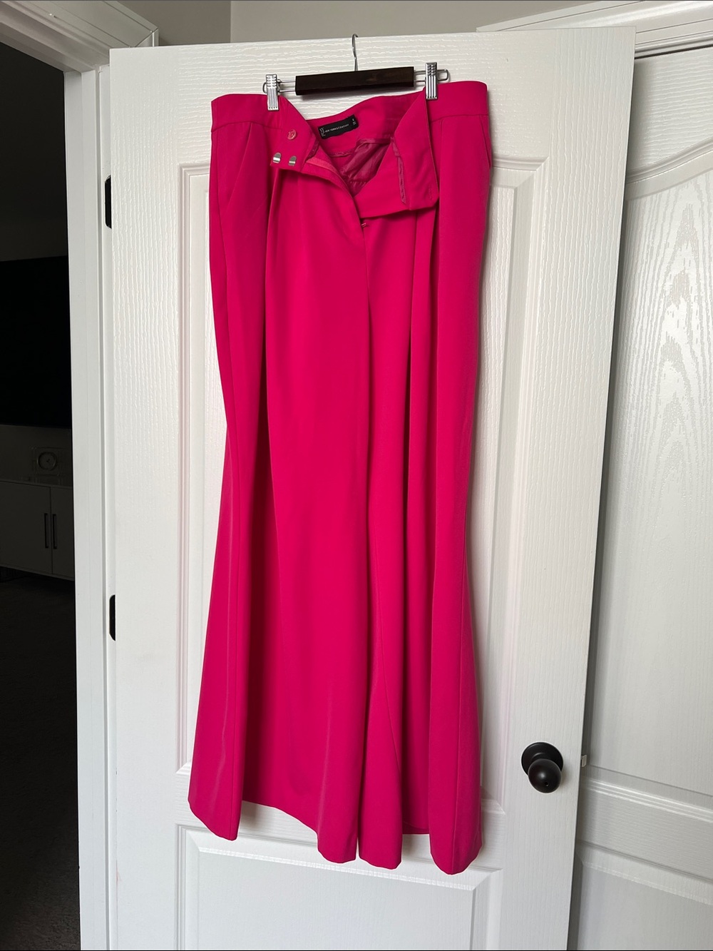New York & Company Wide Leg Pants in Hot Pink